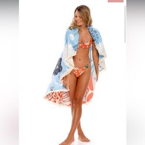 NWT Agua bendita towel cinder kaaw